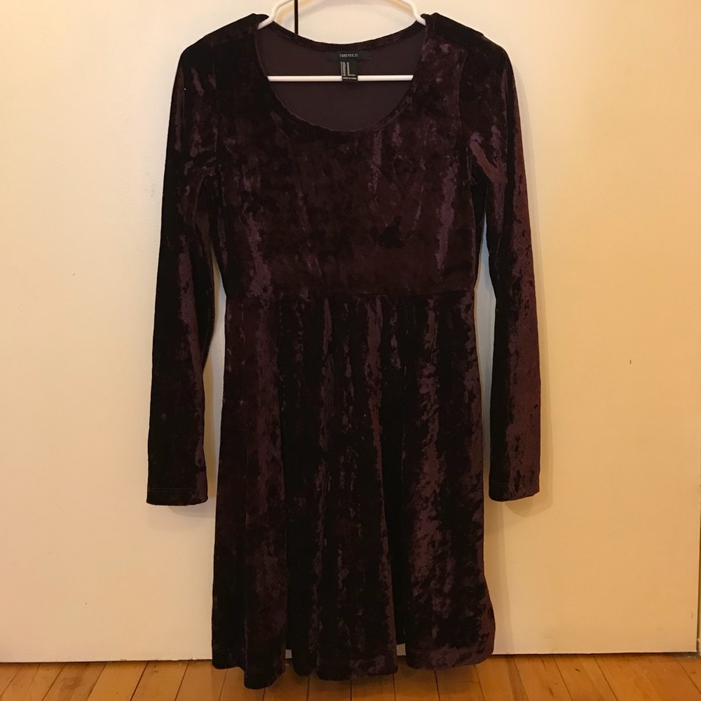 New F21 Crushed Velvet Dress in Burgundy (NWOT)